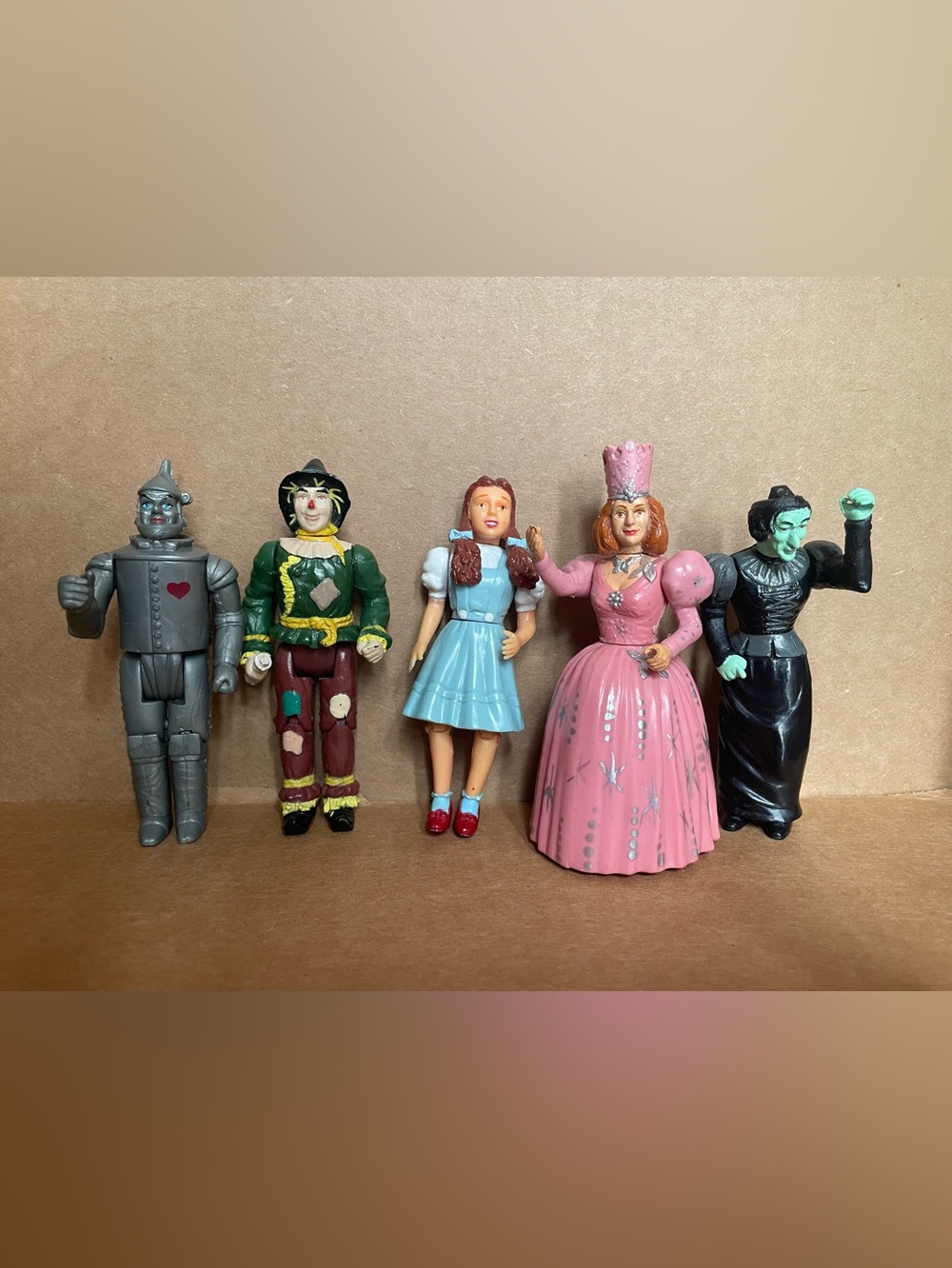 Wizard of Oz character figures- *Plus new in package Scarecrow*